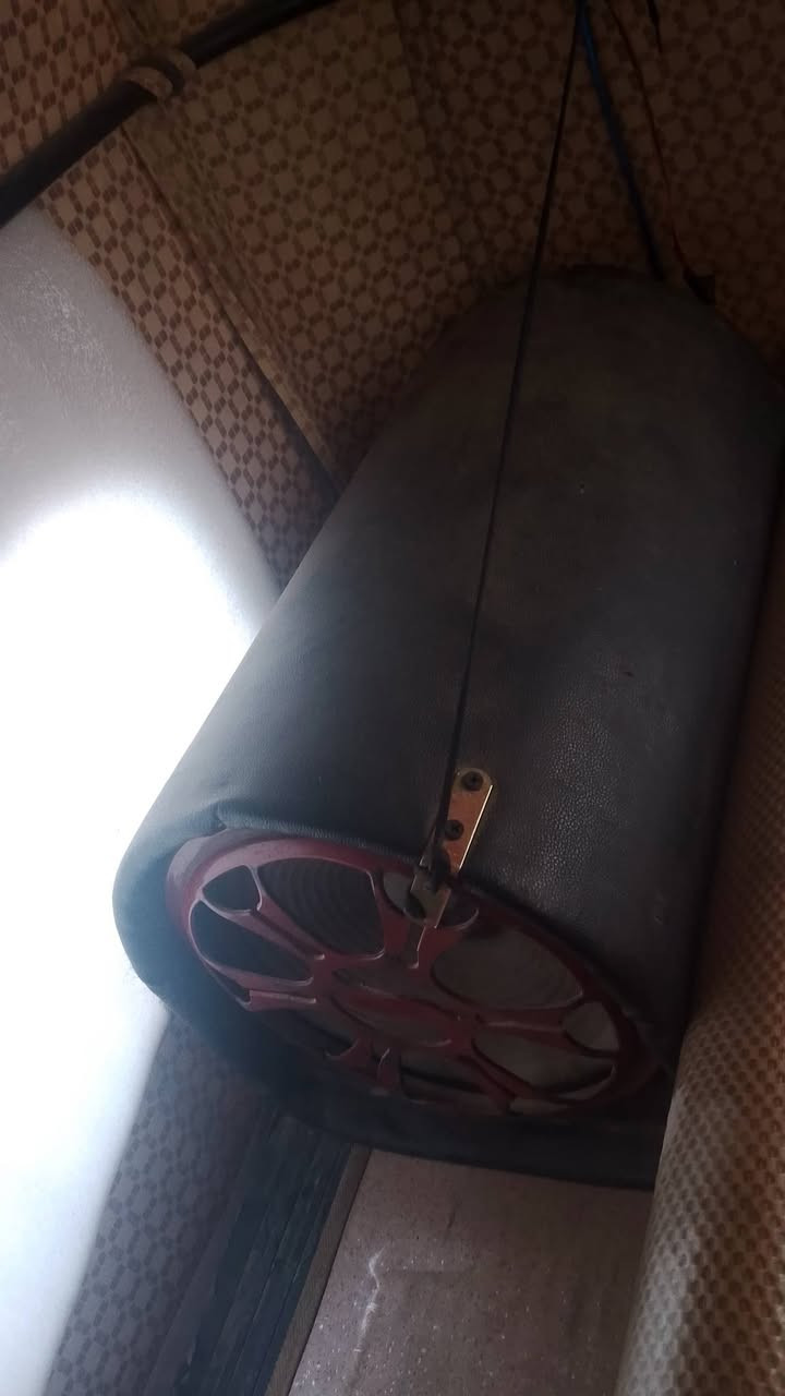 سلام عليكم عدي غراض شاشه هيه وال خشبه تفصال خشبه بيه اربع سماعات ودمام جبير كاملات ابيع كلهن شلع مكاني شعب رقمي ‏‪***********‬‏تصل وتلل 👌🏻☘️
