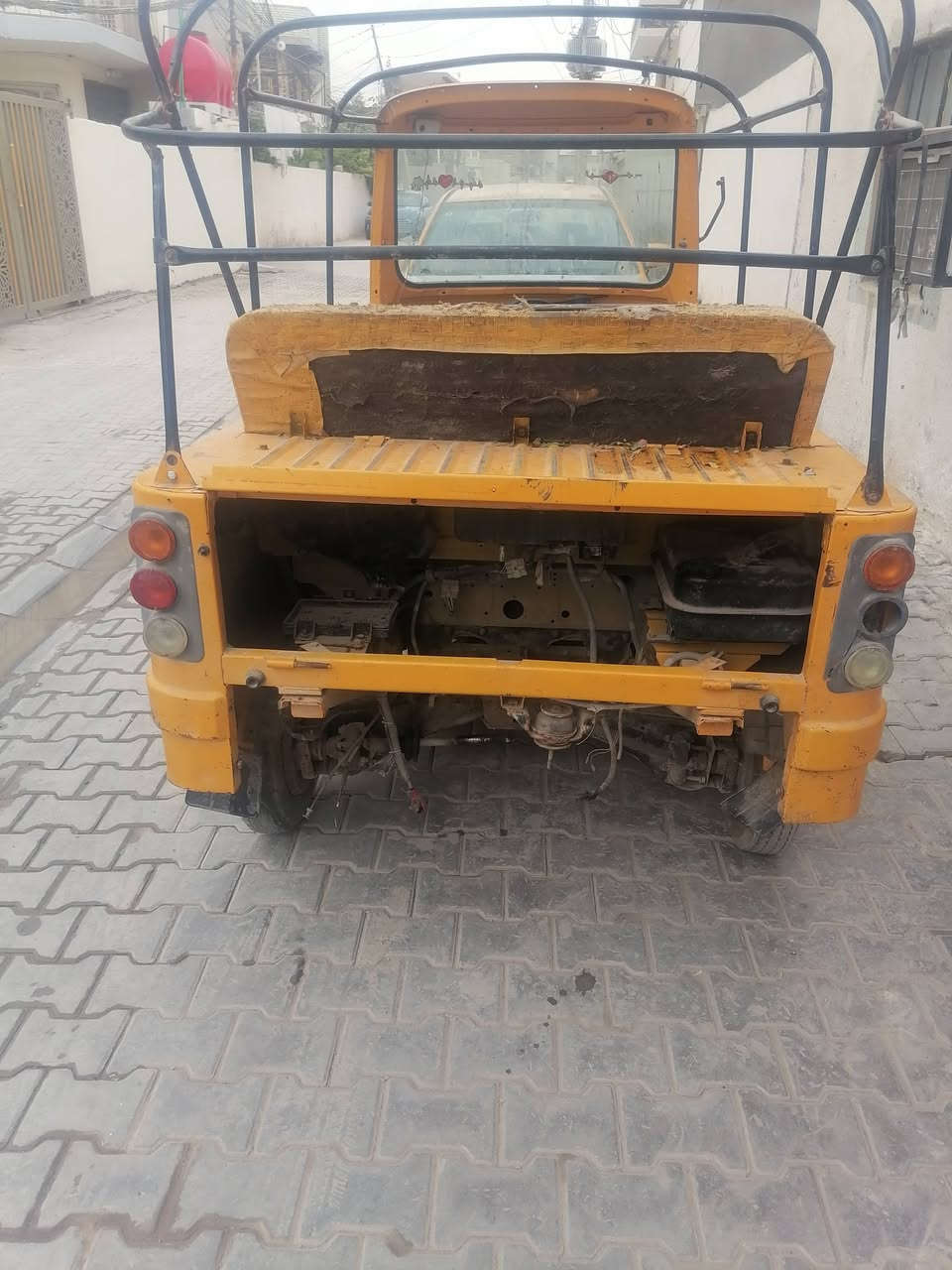 السلام عليكم مرخصة الأدمن تكتك بياجو للبيع تكتك بس مكينه وجادر يرادلها أوراق اصوليه كامله السعر قفل ٦٠٠ الف مكاني محموديه *********** بي واتساب ***********
