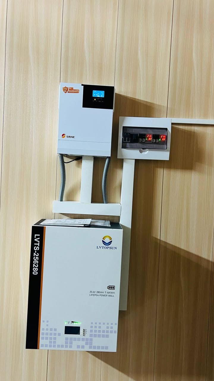 السيادة لمن يمتلك طاقته! 🛡️☀️  
من قضاء الدجيل، نبارك لعلي ذياب عباس دخوله عصر الاستقلال الطاقي الكامل، بعد أن تم تنصيب (3) ثلاث منظومات بقدرة (10 أمبير نهاري) و(8 أمبير ليلي) تمنحه طاقة مستقرة وصافية، بعيداً عن ضجيج المولدات وتذبذب التيار.  

لماذا هذه المنظومة هي الأفضل؟
1️⃣ عطاء مستمر: قدرة تشغيل ثابتة تمنحك راحة وكأنك مرتبط بأفضل محطات الطاقة.  
2️⃣ تقنية الليثيوم: مخازن طاقة ذكية بعمر يصل إلى (15) عاماً من الأداء المتواصل.  
3️⃣ الحماية الذكية: نظام إدارة متطور يحمي الأجهزة من أي تقلبات في الفولتية بشكل آلي.  

💰 استثمارك في "قوة الشمس" هو توفير دائم، مع خيارات دفع مرنة تناسب الجميع.  
قوة الشمس 🌞.. الريادة في التكنولوجيا، والسيادة في الاختيار.  

📞 للاستفسار وتصميم منظومتك الخاصة، اتصل بنا الآن:
الاعلامية دعاء الجنابي
‭٠٧٧٦ ٦٠٦ ٦٦٠١‬ ‭
‭٠٧٨٦ ٦٠٦ ٦٦٠١‬
———————————
فرع الحجاج 
استاذ دخيل 
‏‭٠٧٨٠ ٨٩٧ ١٦٣٢‬
———————————
فرع البوعجيل
مهندس عبدالله العجيلي
‏‭٠٧٧٣ ٧٧٠ ٧٢٠٢‬
———————————-
فرع العلم 
استاذ احمد بشار 
‏‭٠٧٧١ ٧٦٦ ٢٤١٤‬
———————————-
فرع الضلوعية
استاذ ازور سعد النظيف 
‏‭٠٧٨٢ ٩٤٦ ١٢٢٤‬
‏‭٠٧٧١ ١٠١ ٩٨٦٣‬
———————————-
فرع يثرب 
استاذ بهاء الحساني 
‏‭ ‭٠٧٨٢ ٤٩٦ ١٨٠٣‬
———————————
فرع الفلوجة
استاذ سعدون العيفان
‏‭٠٧٨٣ ٠٩٨ ٨٨٨٩‬
‏‭٠٧٥١ ١٩٨ ٨٨٨٩
