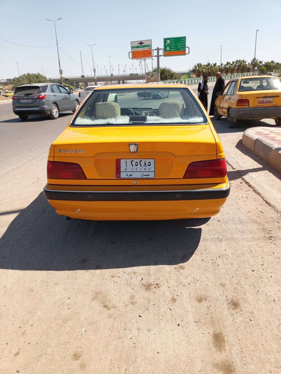 سلام عليكم سياره بيجو بارص للبيع موديل 2021 سياره بيه شويه صبغ بجاملق سعر 68بيه مجال قليل ***********
