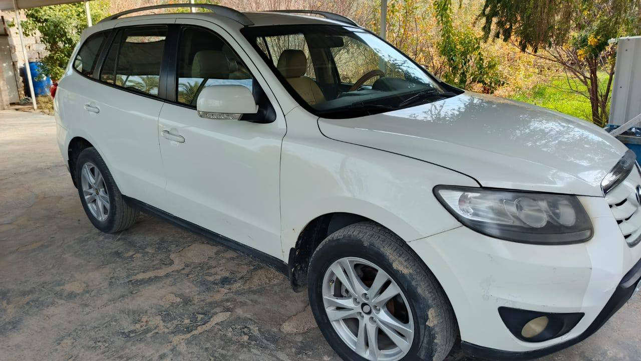 السلام عليكم 
2012 سنتافي خليجي للبيع
سته سلندر (7 راكب)
تبريد 3 قطع 
فول ماعده فتحه 
بسمي رقم بابل جديد تحويل ثاني يوم
سيارة مال جناي جديدة على وضع شركة العامه
السعر 160 وبيها مجال للطيبين
مكاني بابل
اتصال ***********
غير موجود على فيسبوك
