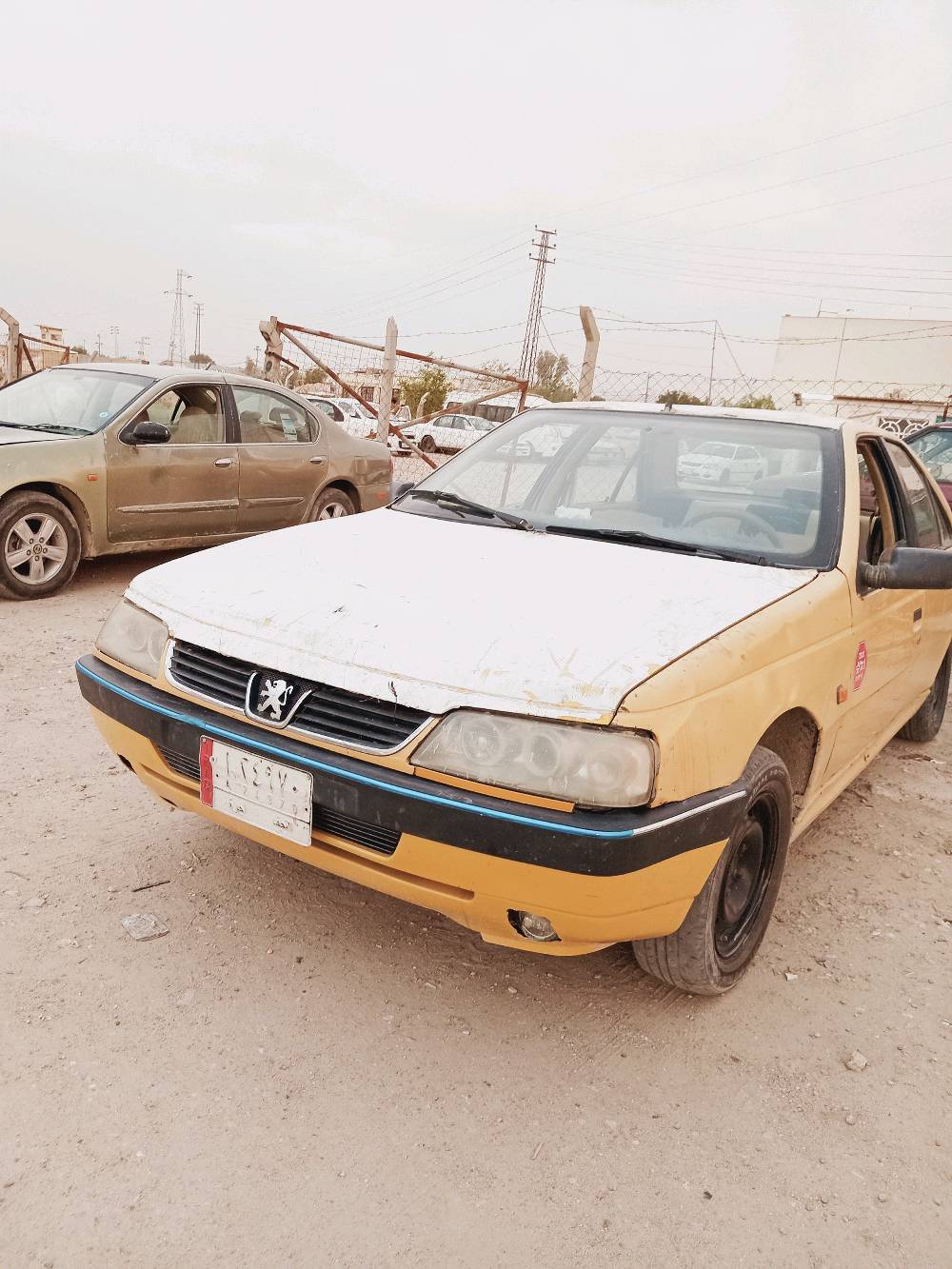 بيجو ٤٠٥ موديل ٢٠١٠ السارة مصفرة هيئة وغرامات كير ومكينة حلوات حدادية جديدة السيارة رقم نجف وراعيها بل نجف مداور ثاني يوم