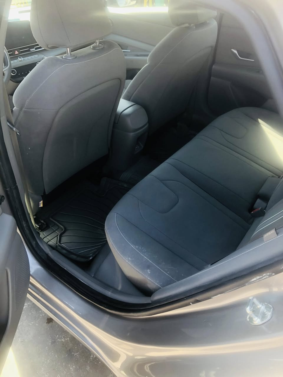 النترا امريكي 24
نص فول سلفري 
بصره بإسمي 
تبديل باب ورا السائق وتعديل جاملق
مكينه كير تبريد كفاله 
بصمه تشغيل عن بعد مع باقي المواصفات المعروفه 
معروضه ب160 وبيها مجال للشراي
تلفون ***********
