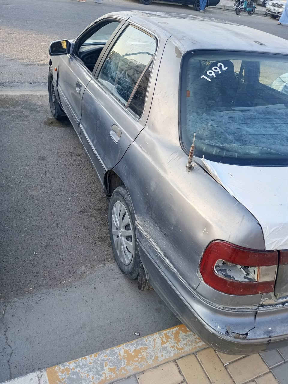 هونداي النترا موديل 92 رقم انبار انكليزي 
هزه جديده سنويه الحد 28 مصفره غرامات 
تحويل مباشر كير فول محرك مال كصه فول صار اسبوع من شديته باتري جديد سياره مال جناي يرادلها اشويه ترتيبات السعر 18 بيها مجاب شي بسيط مكانها الانبار كرمه 
***********
