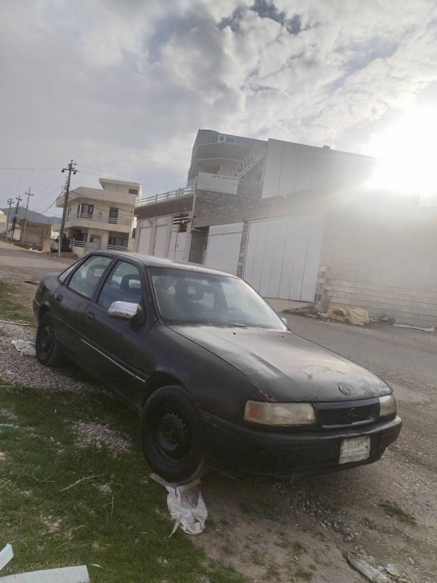 بابەت ڕیکلام 
ئۆپڵ ڤیکترا 1991
***********
سەنەوی
یەک مواسەفاتی نیە 
بای 12گەڵایە 
مەکینە 16 تۆزێ دوکەڵیش ئەکەت السليمانية, العراق
