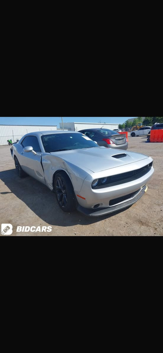 السلام عليكم للبيع جالنجر موديل ٢٠٢٣ جيتي قطعه وحده صبغ فقط الجاملغ الأمامي بدون ايرباك السياره  جديده السياره ماشيه ٩ رقم بغداد السعر ٢٢٨ للاستفسار ***********
