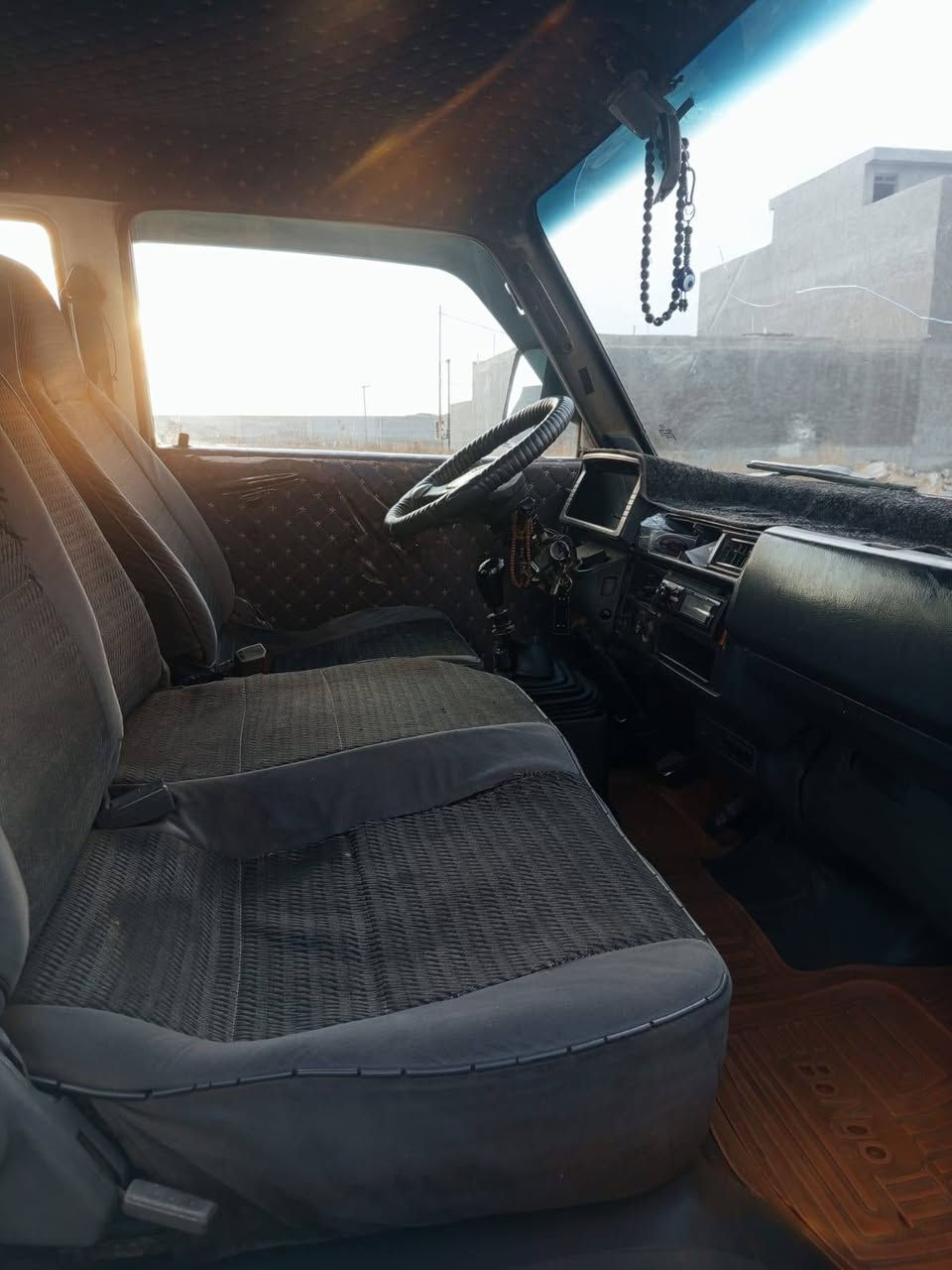 السلام عليكم
كيا بنكو موديل ٩٦ ,سيارة باسمي تحويل ثاني يوم ، تخم تاير جديد كهربائيات جديد , المكينة بيها خيط تبخير 
السعر ٥٢ , مكاني بغداد الصابيات 
للتواصل :*********** غير متواجد عالفيس اتصل وتدلل
