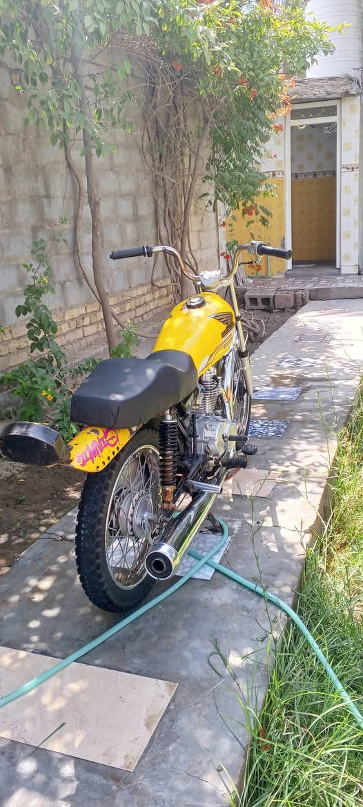 سلام عليكم شباب دراجه نامه شلامجه موديل 25دراجه كلك كلك السعر 450وبيه مجال دراجه تخبل التواصل ***********
