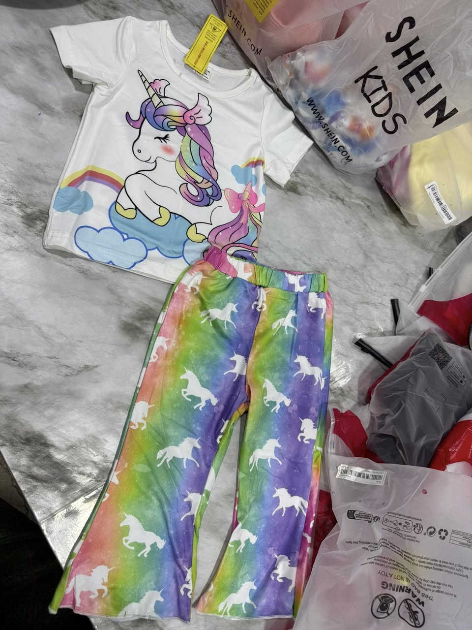 تصوير سريع عالماشي 
متوفر كثير موديلات ولادي وبناتي واعمار مختلفة


**إذا كنت صاحب هذا الإعلان وتريد حذفه لأي سبب، رجاءا أرسل رسالة إلى الدعم الفني**