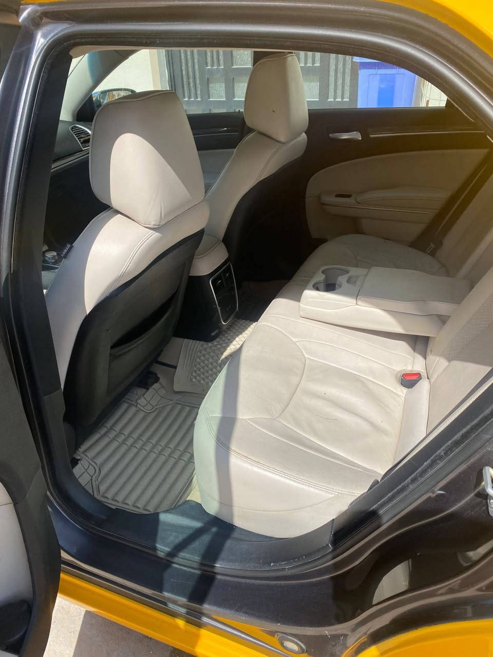 سلام عليكم اوبامه 19 اصل مرمزه 22 رقم بصره مشروع وطني تحويل ثاني يوم سياره جاهزه ماشيه 102 خط وبحث كربلاء مصفره مواصفات C فول ماعده فتحه صبغه جديد صالها سبوع تخم تاير اول امس جديد ويلكب مكسيكي  غرفه ابيض ملكي جلد تدفه تبريد مكينه كير حداديه تبريد عله وضع الشركه حجر بلاد مشط بلاد لايت محور سياره جاهزه عله اخر حبايه الف دينار ماتصرف عليه شرط حادثها حافت البنيد فقط نفسه معمر وصور حادث بل منشور وجاملق الامامي يم الايت بيه بارد والباقي كفاله عامه من التبديل والمعجون 
مكاني ناصريه مركز
***********
