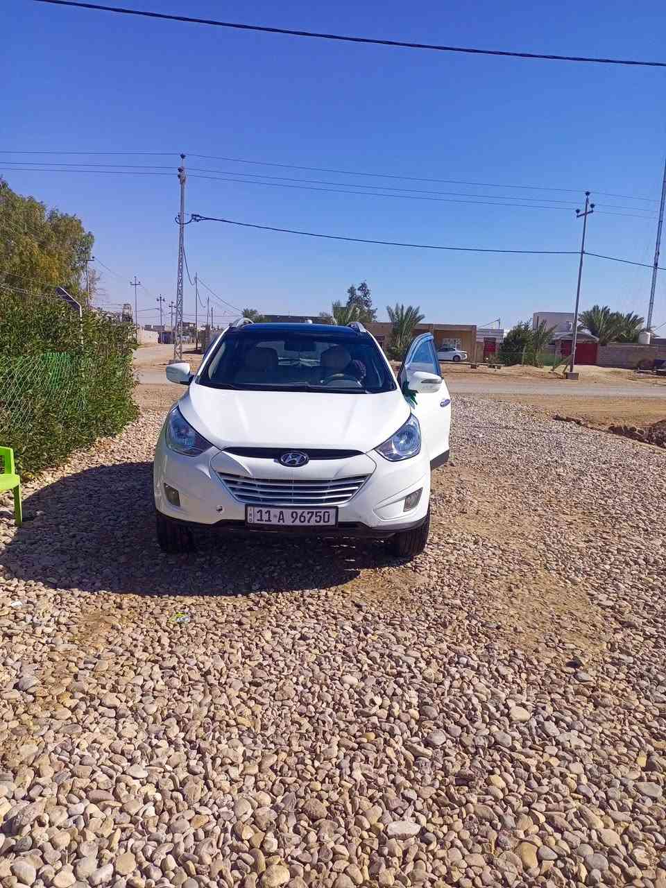 بسم الله الرحمن الرحيم
السلام عليكم 
توكسان للبيع موديل 2011 خليجي رقم بغداد باسمي تحويل مباشر بيها مكانات صبغ
 مواصفات بانوراما اشاير تحكمات كامره 
سعرها 110وبيها مجال بسيط 
مكاني واسط الزبيدية 
***********
