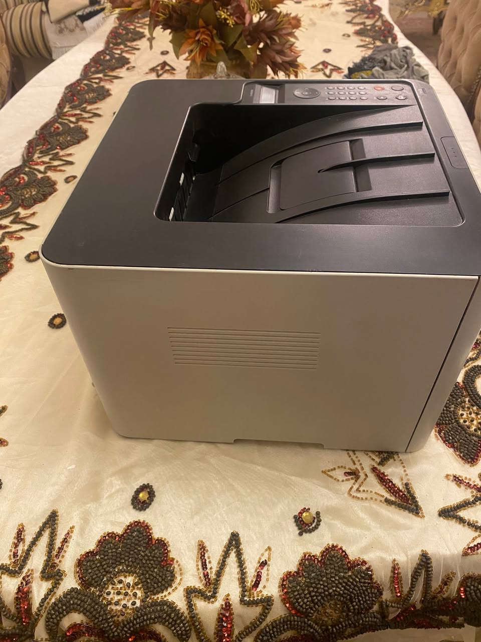 للبيع طابعة كسر زيرو حرفيا بدون خربوش وبدون اي اعطال الغنية عن التعريف printer سامسونج -3820-4020 nd نتورك دوبليكس حرفيا كالجديدة تماما لطابعة المذكرات وجميع الاعمال المكتبية حبر بودرة ليزر جيت ابيض واسود طباعة مباشر من الموبيل بدون وصلات وطباعة اوتوماتك واجهين بسرعة ٣٨ ورقة بالدقيقة - الطابعة بها شاشة لسهولة الاستخدام - حبارة متوفرة تملي ب ٢٠٠ ج تكفي ٩٠٠٠ ورقة 
فيها درجين يشيلوا ٥٠٠ ورقة 
تطبع usb من اللاب او الكمبيوتر وتطبع من الموبيل من غير اي وصلات 
بجميع وصلاتها الاصلية - البيع لعدم الاحتياج الحالي 
طابعت عدد قليل جدا جدا كسر زيرو- حبارة جديدة كاملة اصلية
المكان الرحاب 
السعر ٣٣٠٠ ج
للتواصل 01022698859


**إذا كنت صاحب هذا الإعلان وتريد حذفه لأي سبب، رجاءا أرسل رسالة إلى الدعم الفني**