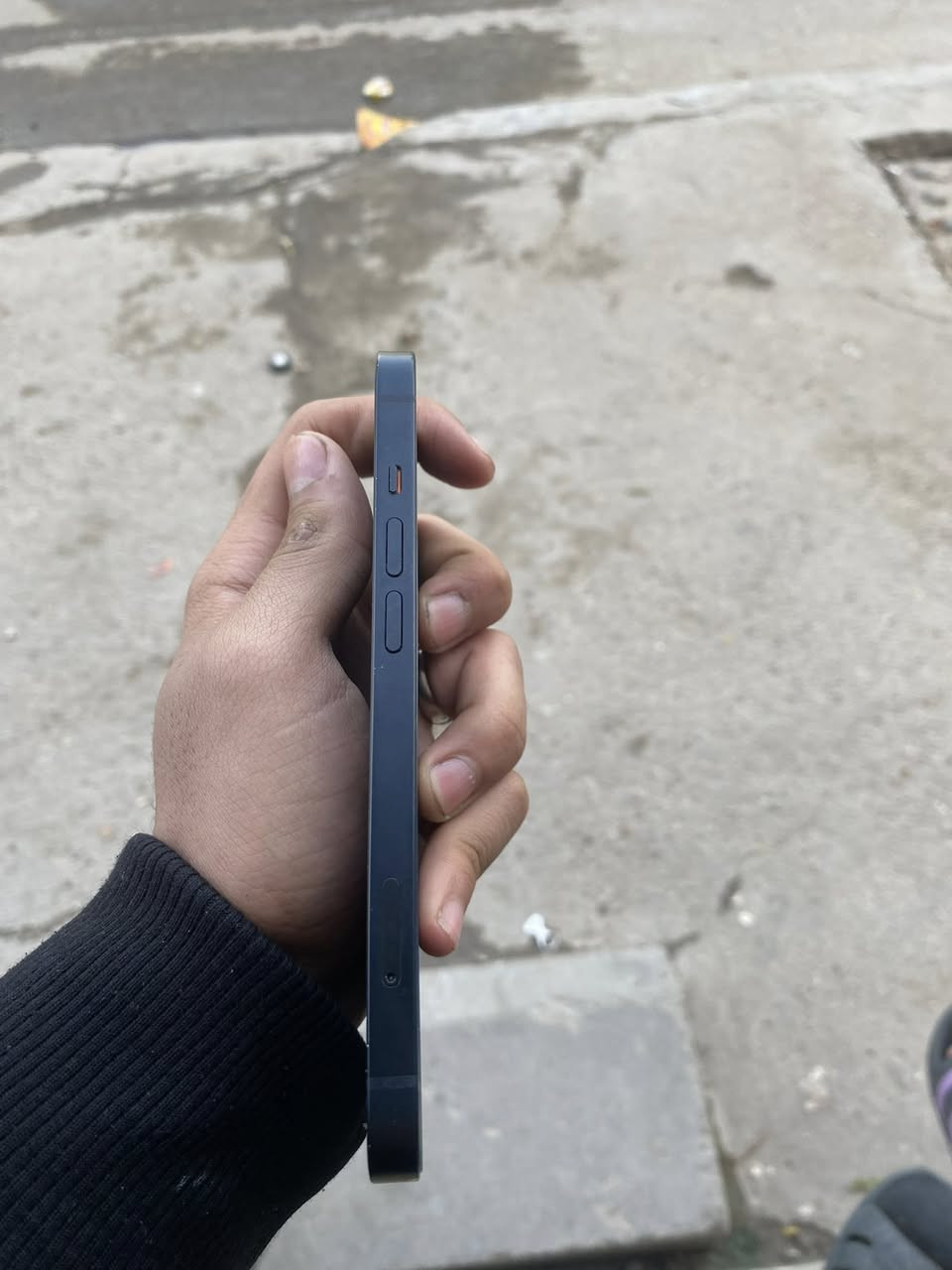 سلام عليكم 13 عادي لون اسود جهاز جديد قبل فترة اخذته من الربيعي السعر 475 بي مجال حق الجية بطارية 90 رقم التواصل ***********
