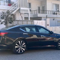Nissan Altima 2022 Platinum   مواصفاتها فول اخر شي بالالتيما  سقف سلاي...