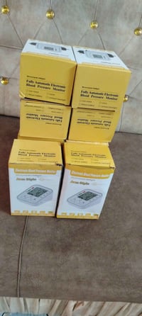 ٨ قطع • مع توصيل • إلكترونيات