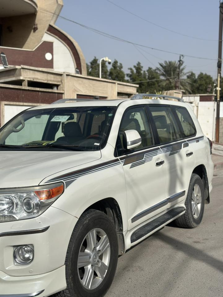 سلام عليكم
لاندكروز للبيع 

2014 بريم 

ماشية 73

الرقم بغداد السياره بأسمي

السعر 4 شدات وبيها مجال للشراي

 السونار مع الصور 

***********
