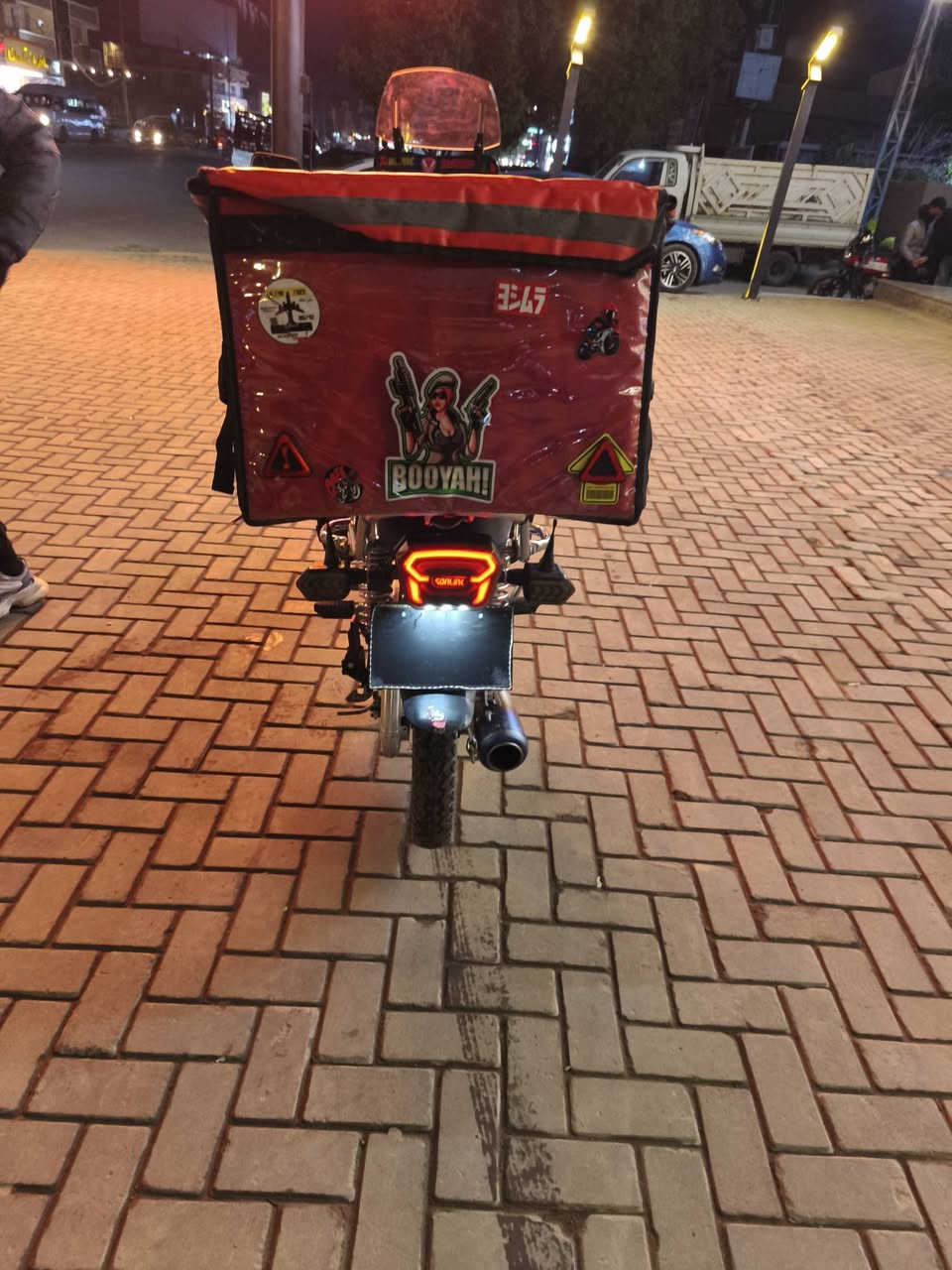 سلام عليكم دراجه سولنك موديل 24 نهايه شهر ال12 على ال25 محرك cpf 150 دراجه كامله مابيه اي نقص ابيعه هيه والغراض الي وياه وترتيب مثل متشوف رايده ب900 وبيه مجال عنواني الدوره رقمي ***********
