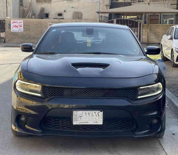 السلام عليكم 
دوج تشارجر 2017 امريكي بلاك توب 
السيارة فئة بلاك توب 
مواصفاتة 
كشنات جلد تدفئة تبريد 
ستيرن تدفئة 
كشنات خلفية تدفئة 
كشنات ثنين كهرباء 
خزن كشن ميموري 
حساسات خلفية 
لايتات زراعة جديدة 
سماعات بيتس 
السيارة بيها جاملغ مبدل نفس اللون وبنيد مبدل ومصبوغ 
سيارة جاهزة من كلشي 
بيها طخة بلباب العس السايق ترجع بارد ممبينة قليل كلش 
ماشية 95 الف مايل 
بغداد مشروع وطني باسمي 
السعر 188   وبيها مجال بسيط 
مكان السيارة المنصور 
***********
