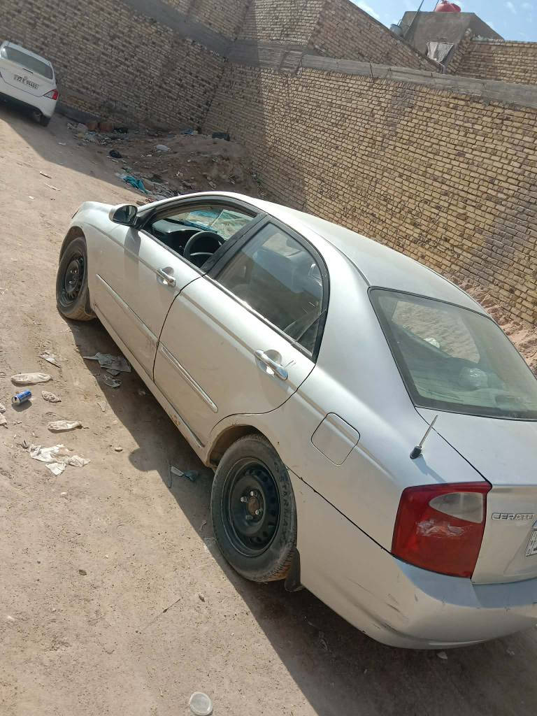 ملاحضة مكلف بنشر الشراي يتصل ع رقم ‏‪***********‬‏ ابو جعفر
مكان السياره كوفه شارع المطار 
سلام عليكم كيا سيراتو 2006 خليجي لون سلفر رقم بابل جديد بأسمنه سنويه لل٣٠ هزه جديده سياره كاملة مداور ثاني يوم السياره بيه صبغات بدون ضربه قويه
نصبته حلوه تجي وتشوف 
مكينه ١٦٠٠ دوش كير اوتوماتيك شاشة 
سعرها ٧٥ وللشراي بيه مجال مراوس هم ترهم حسب القناعة
تحياتي للجميع النجف, العراق
