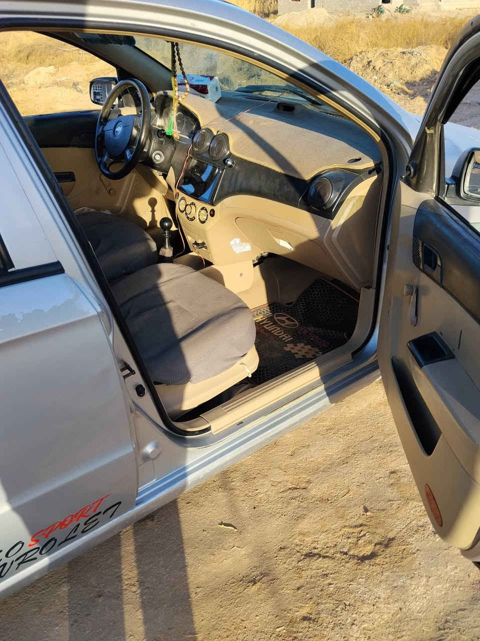 سلام عليكم سياره للبيع افيو موديل 2009 محرك وكير جديد رقمه الانبار سعره 50 بيه مجال  مكان سياره فلوجه. ***********
