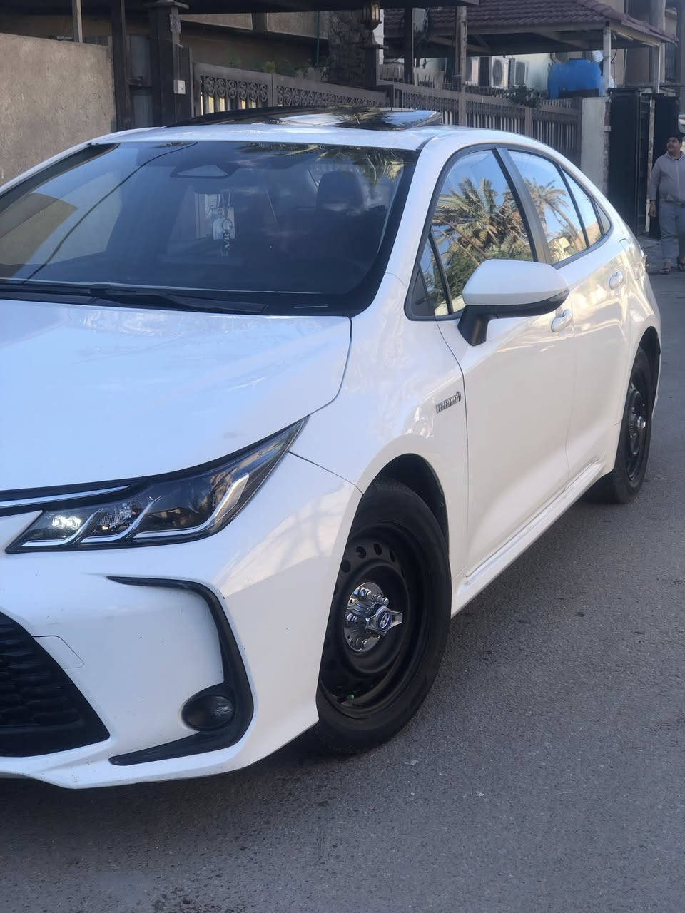 السلام عليكم ورحمه الله وبركاته
كورولا هايبرد 2023 للبيع 
علامة زرقاء داخل احمر 
السيارة بيها تبديل باب الصدر والجاملغ الايمن ايضا وصبغ ربع البنيد جهة اليمين بجم كبس بيها شغل بين باب الصدر والجاملغ تصليح درجه اولى ايرباك بردة فقط 
مكينة كير صدر تبريد تخم تاير كله جديد  
السيارة ماشية 51. مكاني الدورة شارع 60 
لمزيد من المعلومات الإتصال***********
سعرها 128 بيها مجال بسيط
