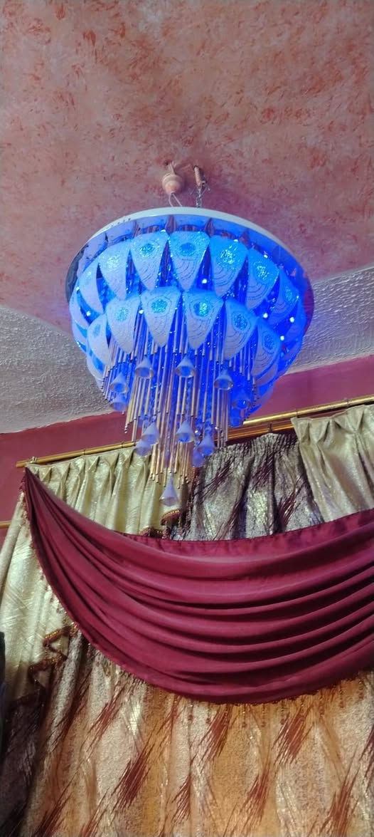 ثريات بلوتوث نظافة مية بالمية والصور واضحة الاضاءة درجات تحكم ريمونت


**إذا كنت صاحب هذا الإعلان وتريد حذفه لأي سبب، رجاءا أرسل رسالة إلى الدعم الفني**