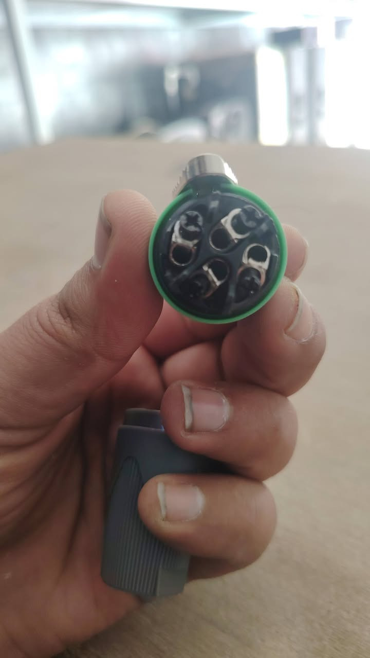 يتوفل سوكتات وطلقات بنانه وايرات كامله 10 متر طول الواحد كل الغراض اصليه ويوجد توصيل جميع محافضات *********** مكاني حله محاويل
