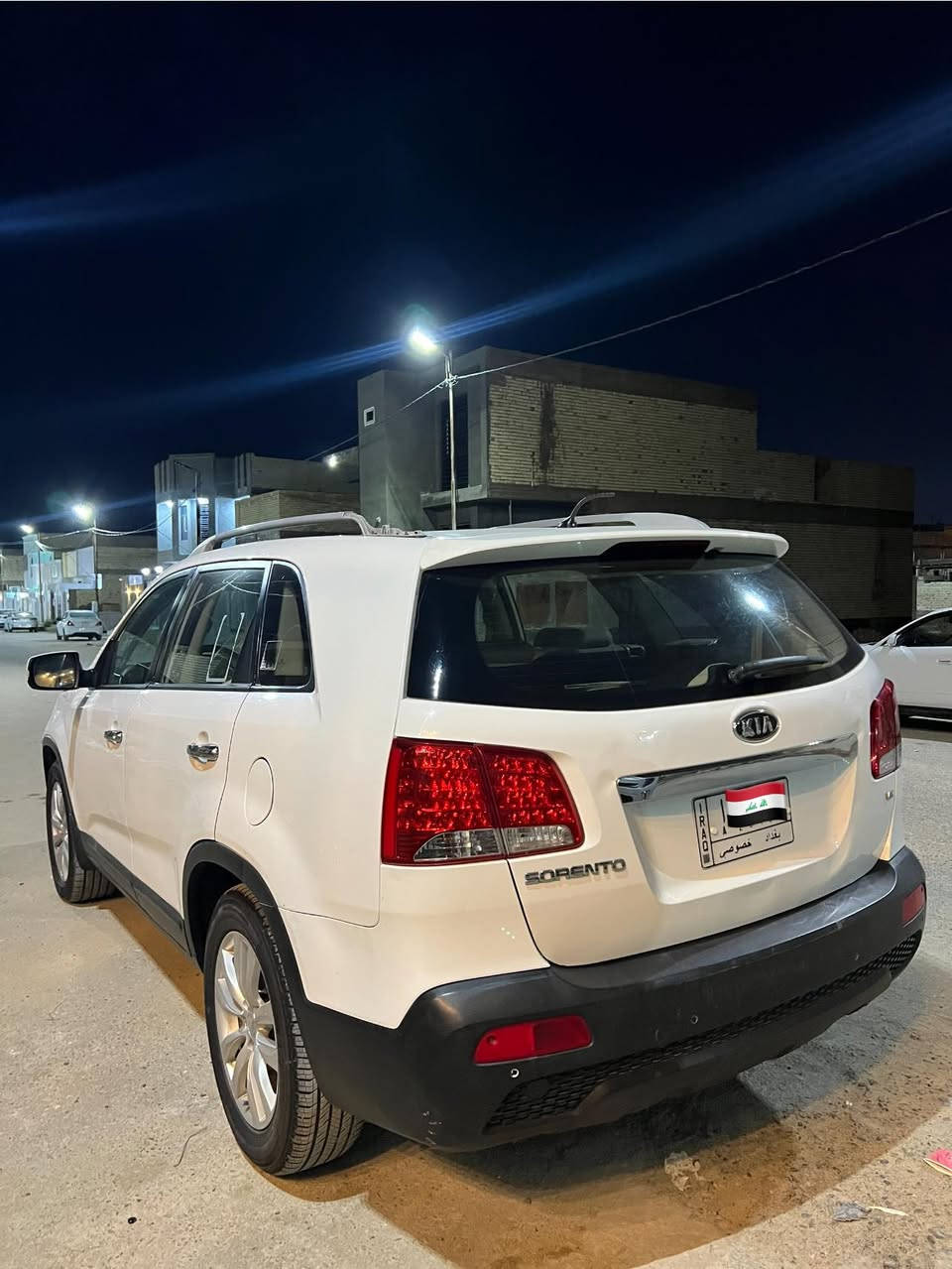 سلام عليكم
سورنتو موديل 11 خليجي فول بنرامه 
محرك 6  سلندر 3500 تبريد خلفي 7 راكب مري شفط كشن كهرباء  تحكمات ستيرن 
داخل بيجي بيهه باب ورى سايق صبغ بدون ضربه وبيهه 3 مكانات بارد  رقم بغداد تحويل شوكت يعجبك 

مكانه النجف سعره 147 وبيه مجال 
***********
