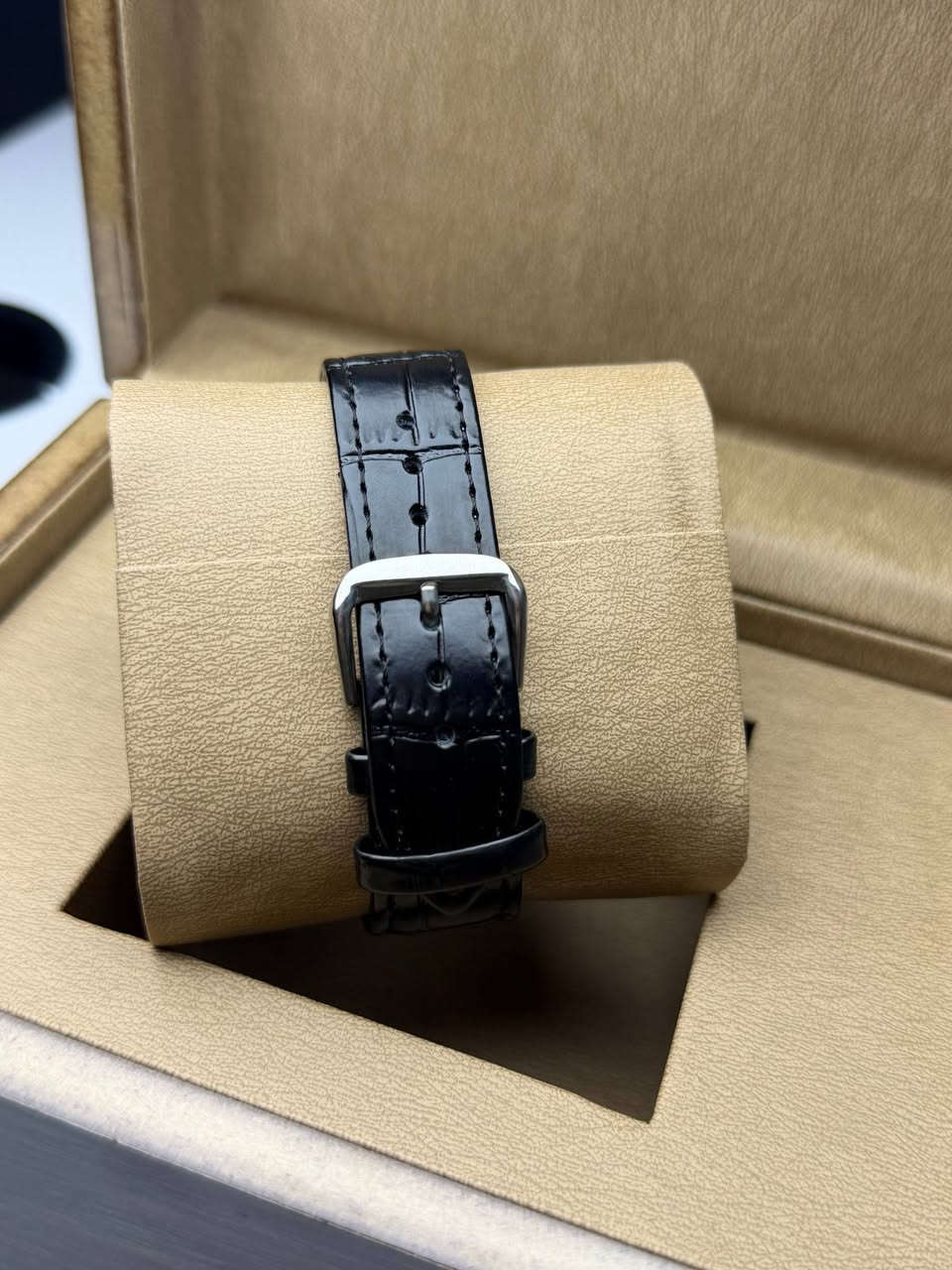 Mce 
اصلي اوتماتيك 
ماكنة سكلتون كشف من الجانبين 
ارقام لاتينيه 
دكمة زفير  
سير جلد طبيعي 
ستانلس ستيل 
مقاومة للماء 
خزان طاقة 30 ساعة 

35 الف على اول تم

YGxMKwoNaDFpUailPx


**إذا كنت صاحب هذا الإعلان وتريد حذفه لأي سبب، رجاءا أرسل رسالة إلى الدعم الفني**