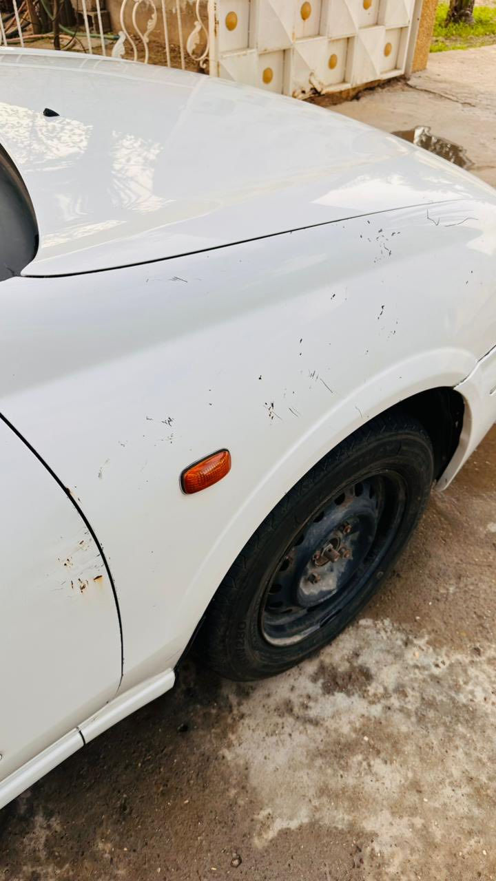 السلام عليكم للبيع نيسان سني ياباني موديل 2009 رقم بغداد بأسمي السيارة جاهزه خير من الله محرك كير مكفولا تخم تايرات جديد صدر جديد بيه ربع جاملغ وربع بنيد صبغ حتى من تشوف السيارة مبين حد الصبغ نقصه فقد دعاميات مثل ما موضح بالصور عارضه 93 $ ورقة وبيه مجال مكانه بغداد الشعب 
رقم :***********
