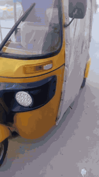 سلام عليكم شباب تكتك موديل 21 شهر 6 رقم وسنويه تحويل ثاني يوم كلشي موضح بل فيديو مكينه خرسه تخبل ناعمه بشكل كهرباء كلها شغاله بس باتري تعبان مالتها وشوفو جوه باب خياس ما نقصه شي كبل لشارع سعرها 6650 وبيها مجال *********** مكاني بغداد سبع قصور
