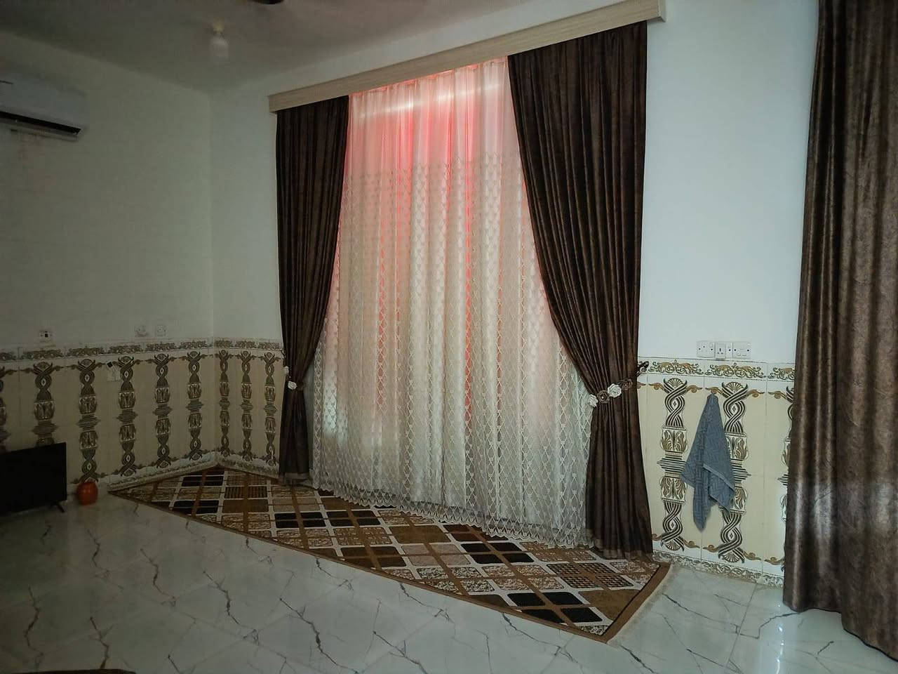 دار سكن مساحه 154متر بدور للبيع بناء حديث يباع مبادره او نقد البيت مفول السعر 80مليون الاستفسار ***********
