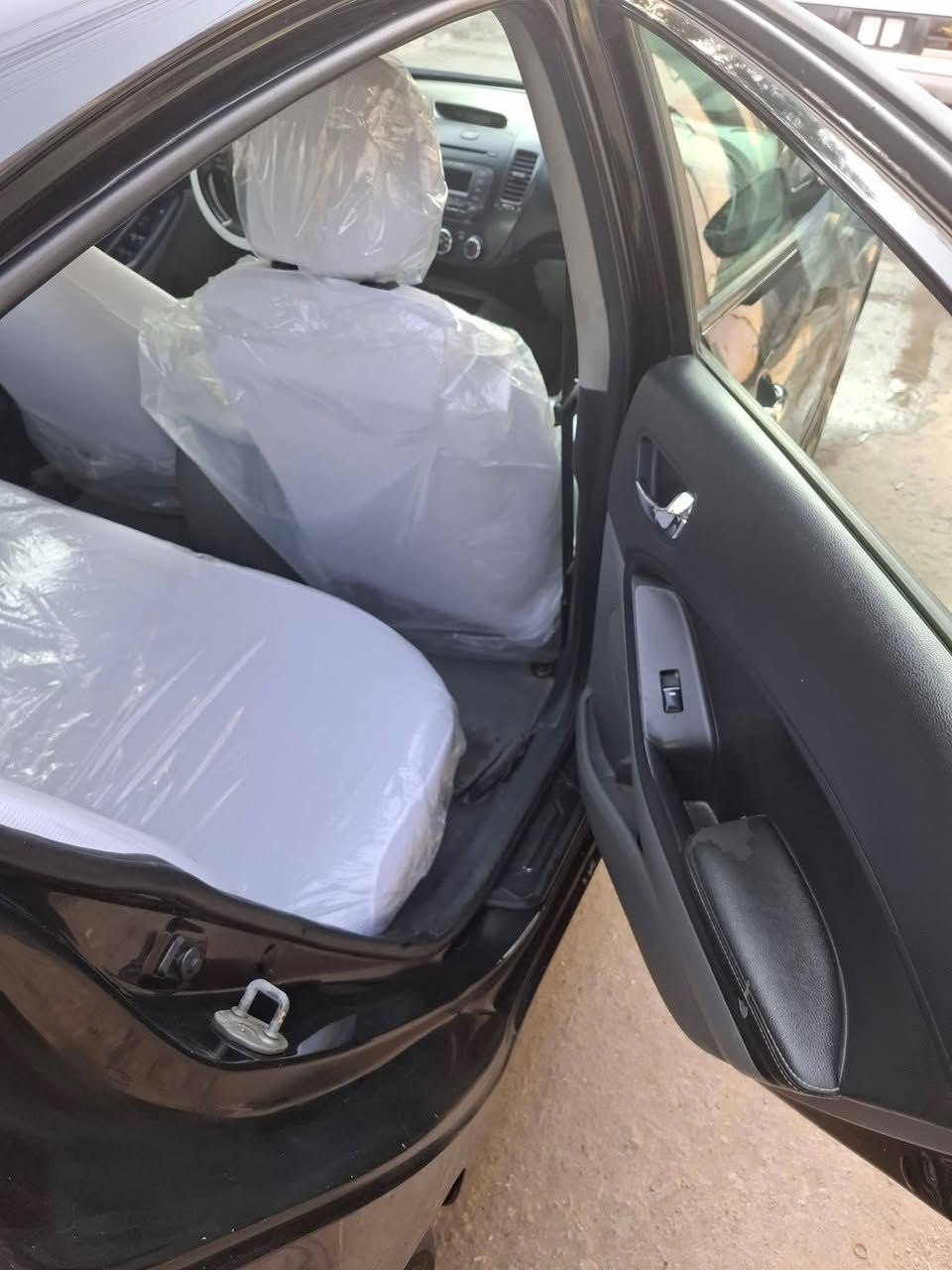 سلام عليكم
فورتي موديل 16 للبيع كير عادي
جديده سياره وباأسمي رقم دولي
حادثها قبق الجنطه فقط وراجع ع بارد
بجم كبس لاضربه ولاتبديل السياره ليبل واحد كلها
مكينه دوش
السعر مناسب 98 
رقم ***********
