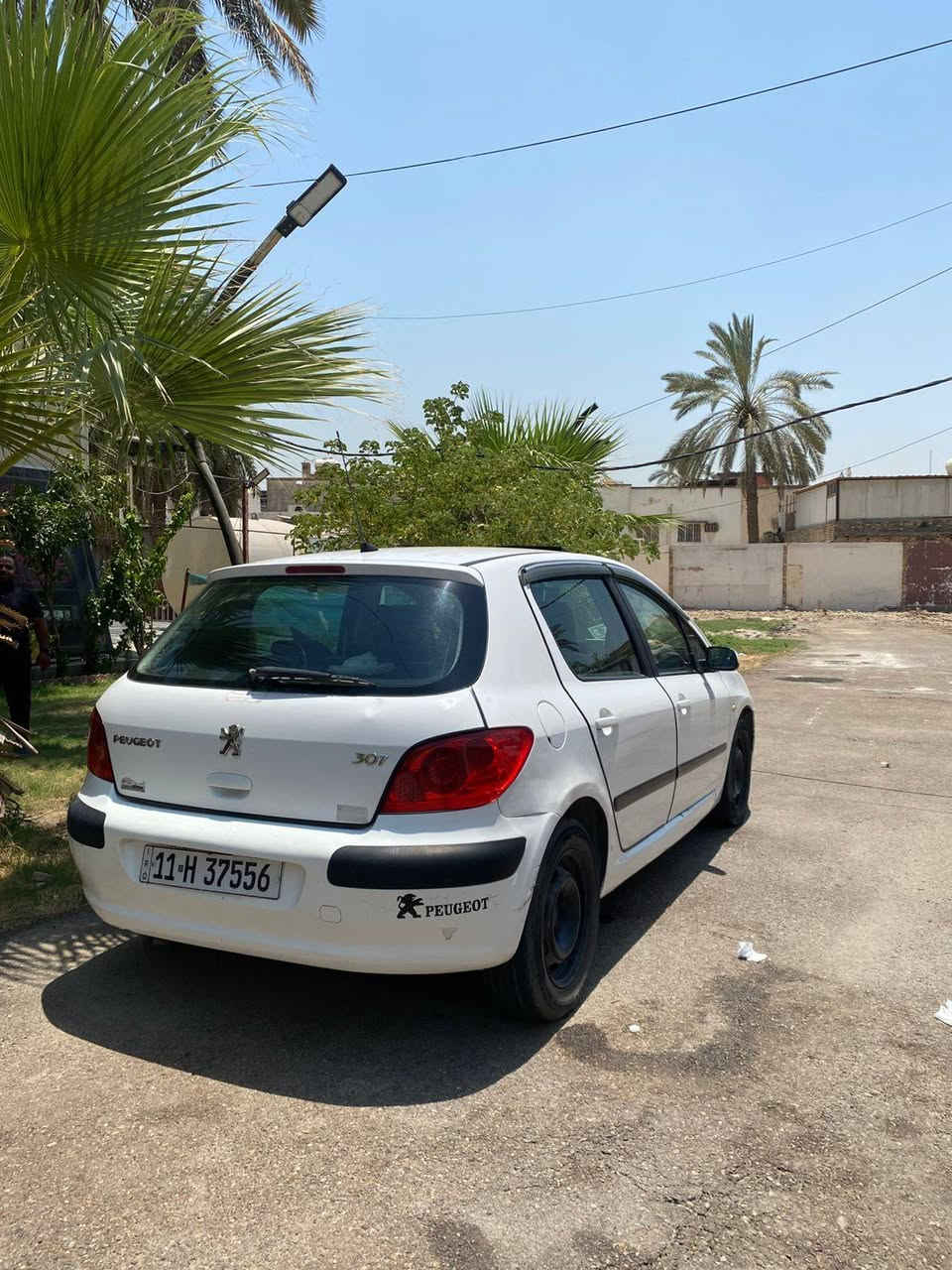 سعرها 50 وبيها مجال  حق الجية
سيارة بيجو 307.2006 رقم بغداد
الكير: أوتوماتيك وبحالة ممتازة.
​التبريد: شغال (ثلج).
السيارة نظيفة ومسويلها إدامة دوشمة ، قاعدة فيت بم جديدة، قواعد دبل جدد صدر بحاله جيده شاشه اندرويد اصليه اي نقص مابيهه ومعها قاعده فيت بم اخرى احتياط كهربائيات بلادي بدون لعب بالضفيرة
​الضرر: باب السايق بي طعجه قليله وطخه صبغ الدعاميه الخلفيه والبنيد طاير من اشتريتهه ومعمر  (بدون حادث قوي).
​المكان: بغداد - الدورة الصحه شارع الزيتون 
للاتصال [***********]
