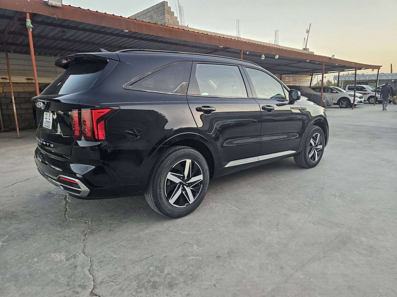 السلام عليكم 
كيا سورنتو 
موديل 2022
فئة S
حجم المحرك 4سلندر2500 cc
عداد المسافه14230كيلو متر 
الوارد امريكي 
الضرر تقرير غرق 
 المواصفات 
رادار  محيطي جميع الجهات 
مثبت سرعه كروس 
قيادة اليه مثبت تحديد المسار 
حساسات خلف 
كامرا خلفيه 
نقاط عمياء جانبيه 
تدفئه ستيرن 
تدفئه مرايات جانبيه 
كشنات جلد رصاصي 
7 راكب 
تدفئه كشنات 
كشن سائق كهرباء 
رقم بغداد دولي تحويل 
السعر المطلوب225$
للاستفسار التواصل على الرقم 
***********
متوفر واتس اب او اتصال
