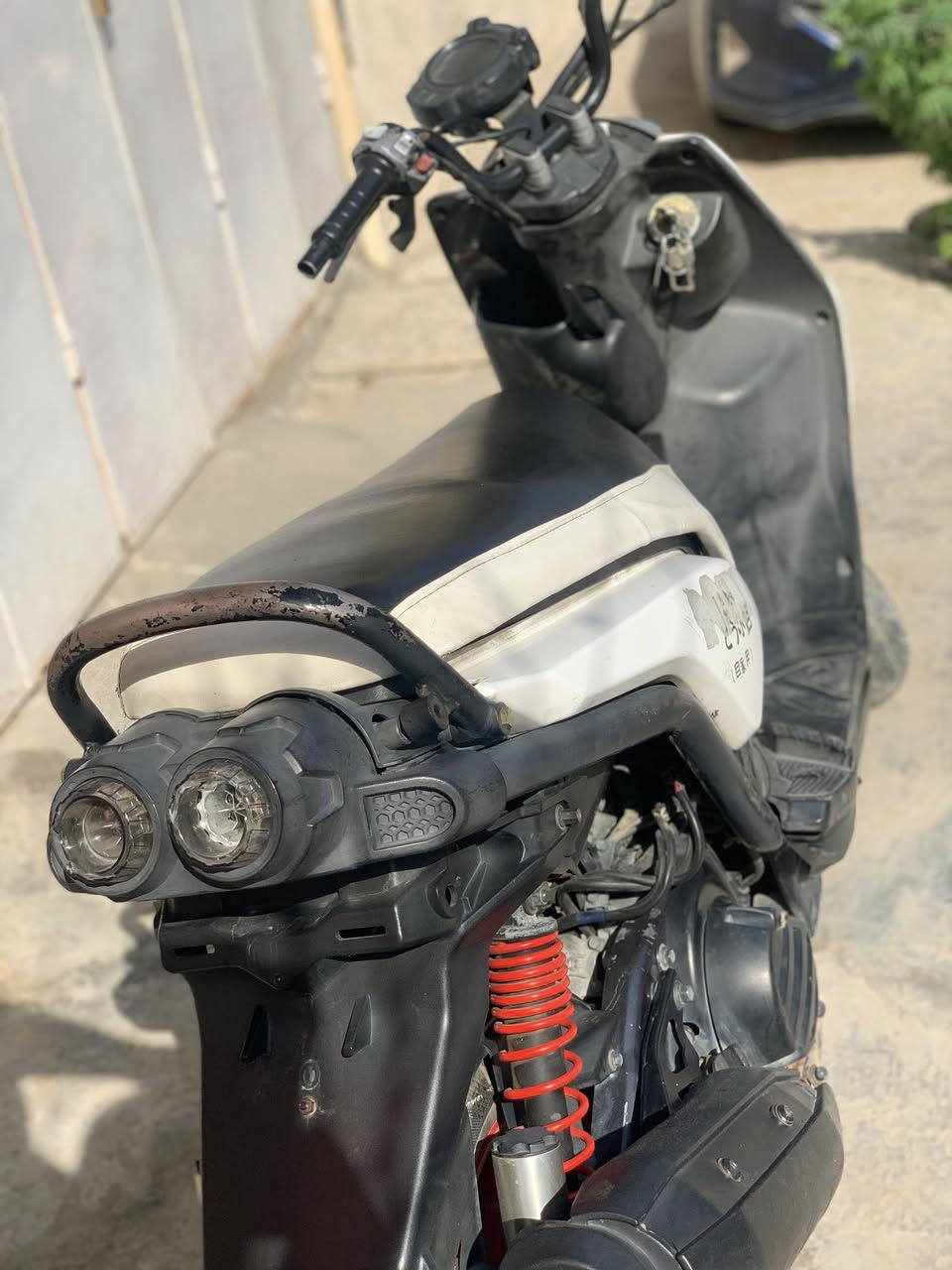 السلام عليكم شباب دراجة سكنس جبلي 2014 (الدراجة كفالة عامة) دراجة بلادي من محرك لاصغر برغي بية ماكو شي تجاري بيهة بية شلعة تشك الكاع تجي وتشوف بعينك 👇🏻✅
1ـ كلچات رياضي مالتهة من برة ما مفتوحات 
 2_ بكلايك شغال 
3ـ واقيات طين امامي وخلفي رياضي كاربون فايبر 
4ـ دوشمة كشن رياضي
5ـ ستيرن بلادي 

والدراجة عليها ادامة جديدة ولدراجة كاملة ربع ماتصرف عليها الدراجة كفالة من كلشي السعر 900 وبيهة مجال الشراي يتفضل يتصل علئ هاذة رقم بي واتساب  *********** بغداد شعلة قريب علئ سريع شعلة
