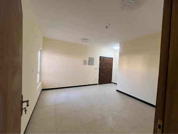 شقة للبيع في الامل ٣
عنوانها عمارة رقم ٦ 
الطابق الارضي 
شقة رقم ٣ 
اطلالة على حديقة ٧٠٠٠م
غير مسكونة-استلام جديد
 المساحة ١٢٠م
غرفتين-صالة-مطبخ ومخزن-بلكونات عدد٢- حمامات عدد ٢
 للتواصل 
*********** البصرة
