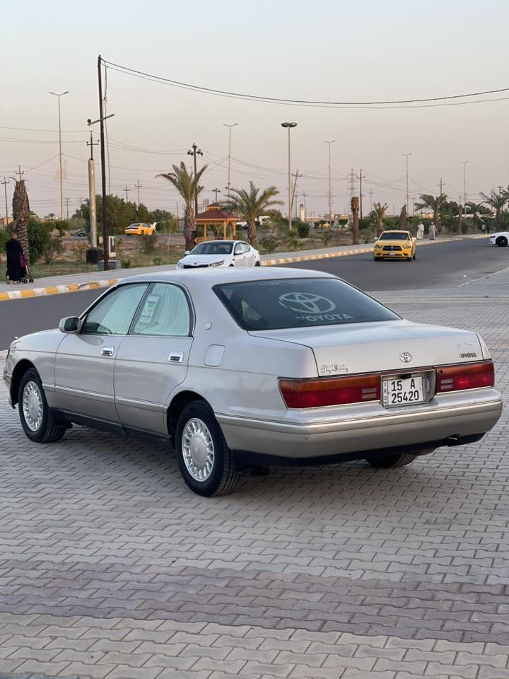 السلام عليكم 🫡 

كراون بطه منفصل موديل (1994)ابيض لؤلؤي محجل مكينه 2500 ديلكو كفاله 
رقم أنبار نكليزي مشروع وطني مداور ثاني يوم

كهربائيات السياره شغاله بلكامل ✅

تبريد ثلج ❄️ 

تخم تاير 🛞

منظومه زنون 💡

 شاشه وسستم سماعات 🔊 

حداديه جديده سياره بدون نقص 

سياره مكفوله كص ونقل جثه وشرعيات 
سياره بيها قطع صبغ فقط 

السعر :57 $وبيها مجال 
الاتصال ☎️***********

العنوان 📍واسط قضاء الحي
