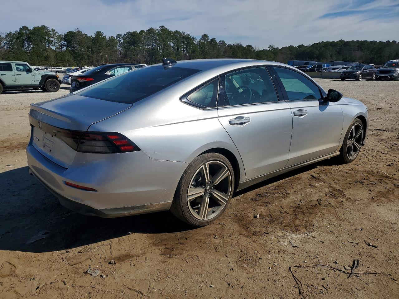 🚨 تنويه مهم
هذه السيارة معروضة في المزاد الأمريكي 🇺🇸
والمزايدة والشراء تتم عن طريق مكتب الباخرة للمزادات 🇮🇶
🔥 تدخل بكتاب الشهداء

───────────────
🚗 نوع السيارة:2026 HONDA ACCORD SE
📅 تاريخ المزاد:الاثنين 23-03-2026
💰السعر:244 ورقة         
📊 الممشى:4091 ميل فعلي
🛠️ المحرك: 4 سلندر / 1.5 لتر
───────────────

🔥 مجاناً مجاناً مجاناً
📄 تقرير كارفاكس مجاني بدون أي مقابل
───────────────

🚗 سحب السيارة خلال 24 ساعة من وقت التسديد
💸 حسابات مخفّضة وعمولات أقل من السوق
───────────────

🚢 الشحن متوفر من:
🇺🇸 🇨🇦 جميع الولايات الأمريكية والكندية
➡️ شحن مباشر إلى العراق
➡️ العقبة – جبل علي – ميرسين
───────────────

🛃 تخليص كمركي كامل من ميناء أم قصر
🏔️ تخليص كمركي إلى إقليم كردستان
🇯🇴 شحن مباشر إلى عمّان (العقبة)
🇹🇷 شحن إلى ميناء ميرسين – تركيا
───────────────

🏢 فروع الشركة:
📍 الفرع الأول: بغداد – السيدية – الإعلام
📍 الفرع الثاني: الإمارات العربية المتحدة – الشارقة – الصناعية 4
───────────────

👥 مجموعة البيع والشراء:
https://www.facebook.com/share/g/17pXXBgeeU/?mibextid=wwXIfr

───────────────

🎵 TikTok:
https://www.tiktok.com/@al_bakhera?t=8qGOLioZlVE&_r=1

───────────────

📞 للاستفسار والتواصل:
+9647739115599


**إذا كنت صاحب هذا الإعلان وتريد حذفه لأي سبب، رجاءا أرسل رسالة إلى الدعم الفني**