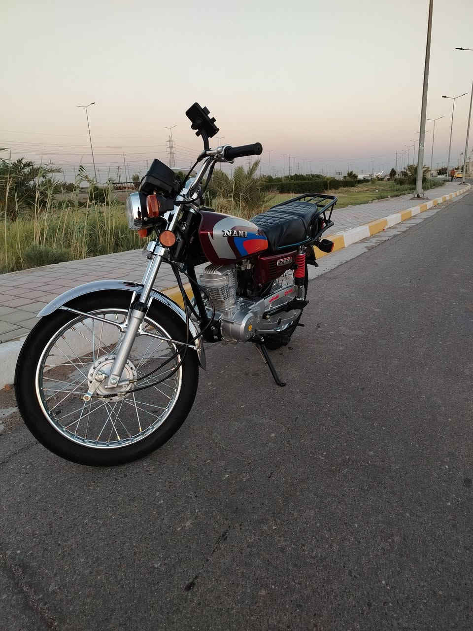 سلام عليكم دراجه نامه امتياز صارلهة 20 يوم من طالعة من لوكيل لدراجه بعدهة عل)سحك ولدراجه ما يحتاج احجي خير من الله وشكلهة احله من صوره بهواي لعنوان واسط ناحيت سيد الشهداء المزرعة لسعر 850 وبيهة مجال(***********)
