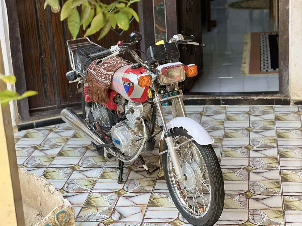 سلام عليكم نامه موديل 25 دراجه كفاله عامه نصبه مثل ما واضح بل صوره وبعد أحله من صور مكان ديالى بعقوبة لاستفسار على رقم ‏‪***********‬‏
