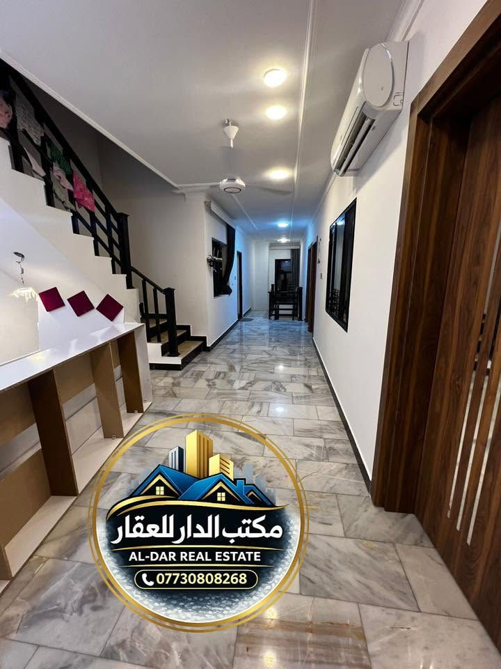 للبيع دار 240م  
بناء حديث / سند مستقل

📍في حي البنوك التربية محله 315 

الواجه 8م            النزال 30م 

يحتوي على ⬇️

الطابق الأرضي : مدخلين حديقة وكراج استقبال + مطبخ + غرفه نوم سويت + خدمات

الطابق الاول :  4 غرف نوم (واحدة نظام سويت) + خدمات

الطابق الثاني : سطح + بيتونه

للاستفسار اكثر اتصال بالرقم التالي 
*********** 
او مراجعة مكتب الدار للوساطة العقارية الكائن في حي البنوك بداية شارع الكنيسة من جهة الجسر
