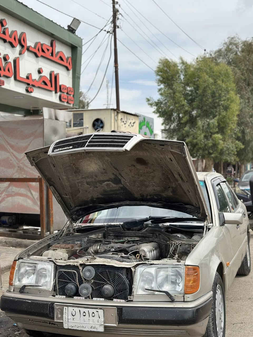 السلام عليكم سيارة مارسدس موديل 92محرك 2500بطه ديلكو كلشي شغال بلسيارة مال جناي ماتصرف ربع عليهة من الأخير للبيع او المراوس حسب القناعة 
للأتصال على هاذة الرقم او واتساب 
                                                                                      ***********
