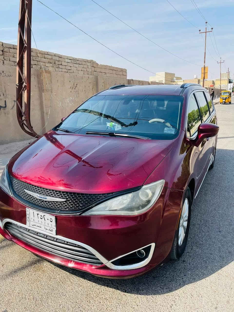 سلام عليكم 
كرايسلر باسفيكا 2018 
وارد امريكي بدون ايرباك صور الحادث موجودة ب المنشور 
رقم مشروع وطني 
مواصفات 
أبواب كهربائية 
صندوك كهرباك 
تشغيل عن بعد 
حساسات خلفية و رادار خلفي
كشنات جلد 
كامرة خلفية 
مكان السيآره ميسان 
سعر 158
*********** وتساب
