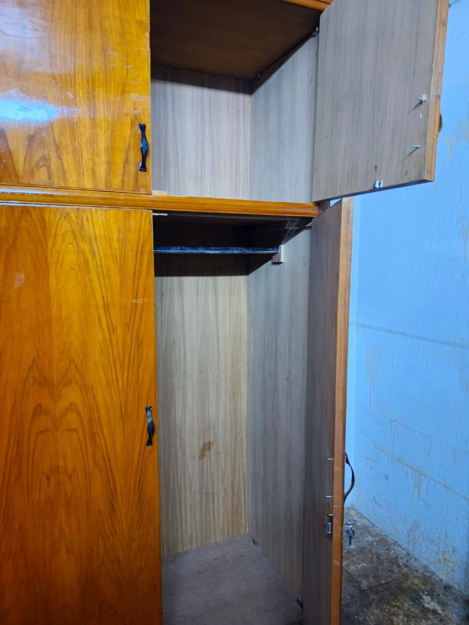 كنتور مستخدم صاج نظيف  داخل وخارج صاج السعر 270الف العنوان بغداد موبايل ***********لدينا خدمة توصيل بكروه
