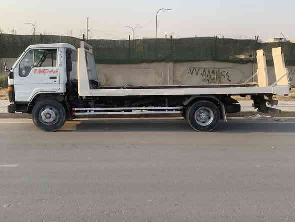 سلام عليكم تيوتة سطحة مديل 1993 رقم بغداد الماني 28 بلسنوية حمل مكينة 14 بيهة خيط بخار صاحبهة يريد تحويل السعر  80 وبيهة مجال قليل اني مكلف بلنشر هاذة رقم صاحبهة ***********
