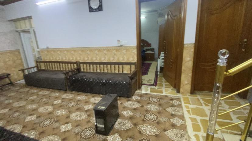 عروض مكتب ضفاف النيل
دار للبيع ركن 
المنطقه موصل الجديده فرع دوره عبو اليسي شارع العريض 
المساحه 180متر ركن
الموصفات طابقين 
الطابق الاول غرف نوم عدد 2+استقبال +هول +مطبخ حار بارد 
+صحيات خارجيه 
الطابق الثاني :غرف نوم عدد3+صحيات +هول مطبخ +بيتونه 
شارع بعرض 20متر 
سند طابو الأيمن 
تحويل مباشر بأسم شخص 
سنه البناء 2013
لأستفسار اكثر 📞
***********
***********
عنوان المكتب موصل الجديده قرب المجسر مجاور صيدليه ركن الجديده
