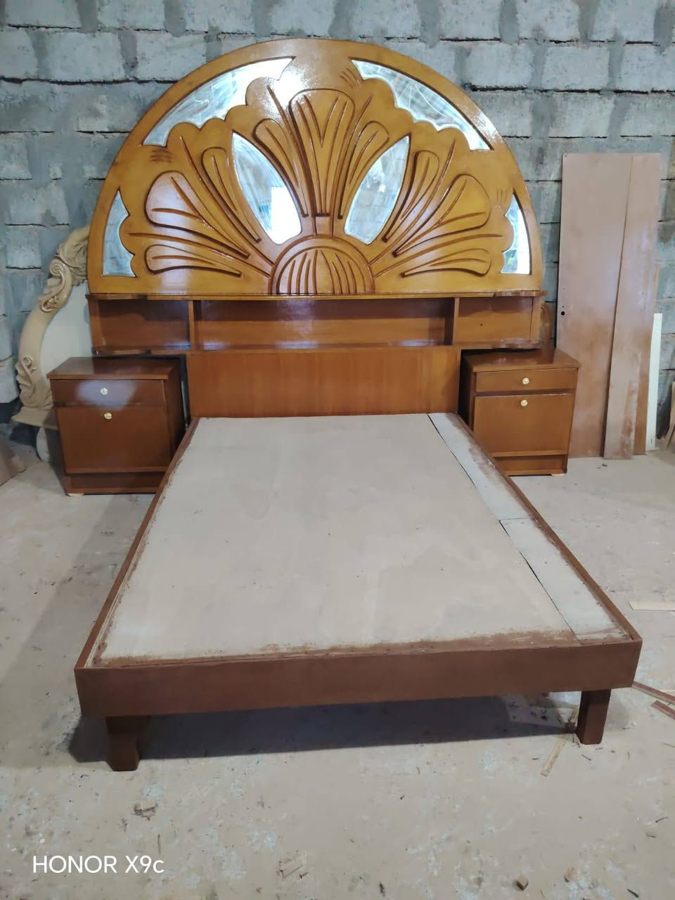 غرفة اخشاب للبيع السعر ٤٧٥
للستفسار الاتصال على الرقم ***********
