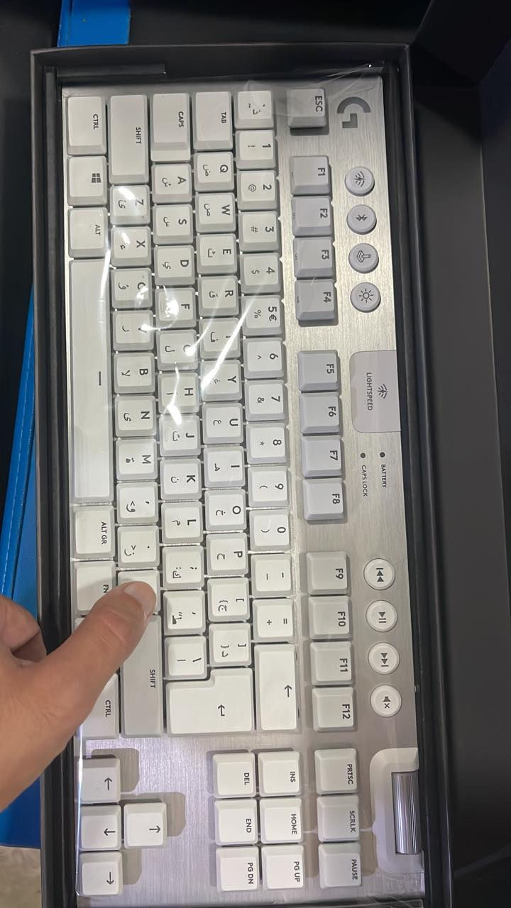 السلام عليكم شبابنا للبيع كيبورد logitech g915 Tkl white edition
الكيبورد راقي و غني عن التعريف و مليان مواصفات سعر الجديد مالته ب ٢٦٠ الف بالنبع 

الكيبورد نظيف مستخدم كم شهر 
نظافة مية بالمية من الشخوط و اي شي ثاني 
اخو الجديد و غراضه كاملة وضعه بالنايلون 
كانما دتاخذ جديد

سعر البيع 145 الف و بي مجال حك الجية


**إذا كنت صاحب هذا الإعلان وتريد حذفه لأي سبب، رجاءا أرسل رسالة إلى الدعم الفني**