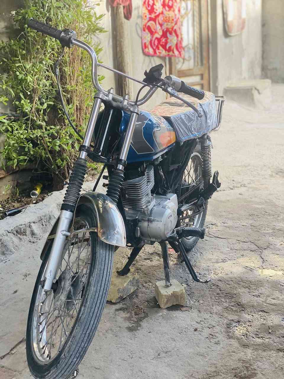 دراجه ايراني مكينه تخبل ناعمه دراجه حلوه نضيفه مكفوله ما ناقصه شي كلك مديل٢٠٢٠سعر ٥٥٠وبيه مجال رقمي***********
